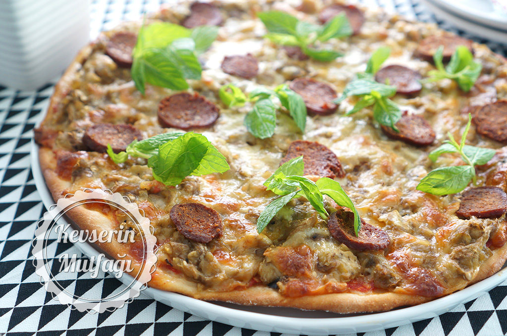 Patlıcanlı Sucuklu Pizza Tarifi Kevserin Mutfağı Yemek Tarifleri